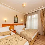 Santa Ottoman 3*