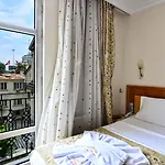Hotel Santa Ottoman