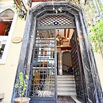 Hotel Santa Ottoman