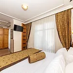 Santa Ottoman Hotel