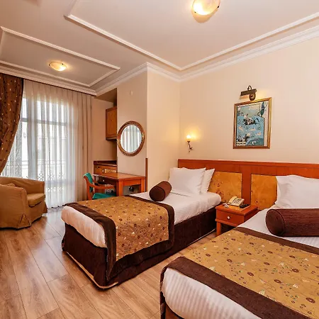 Hotel Santa Ottoman